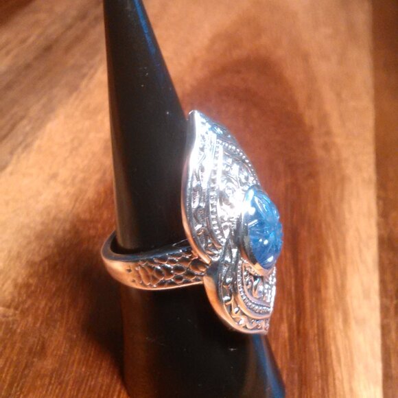 Indian Artistry Tanzanite Sterling Silver Carved Filigree Ring (Size 6) - Picture 8 of 16